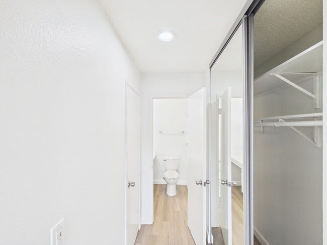 Building Photo - 237 Diamond Way