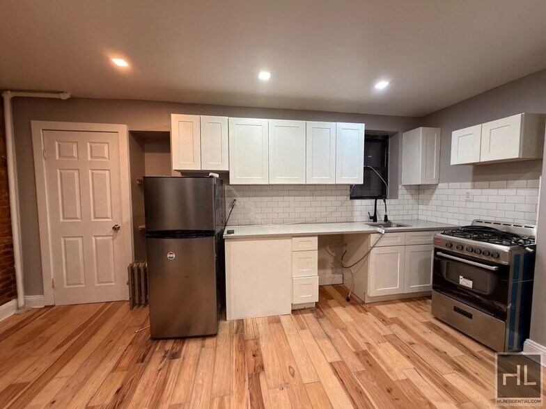 Building Photo - HALSEY STREET