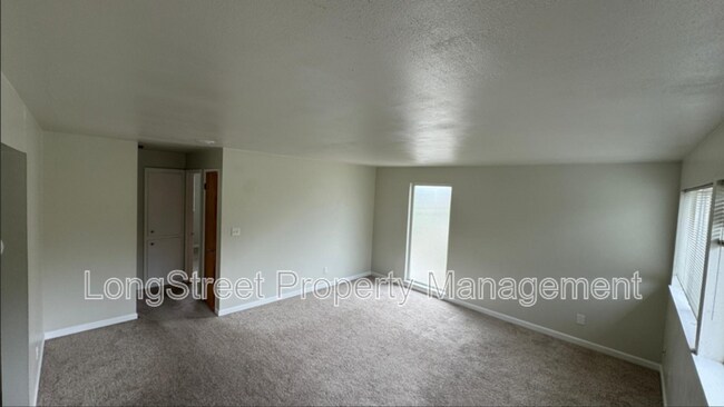 Building Photo - 355 SW 10th St