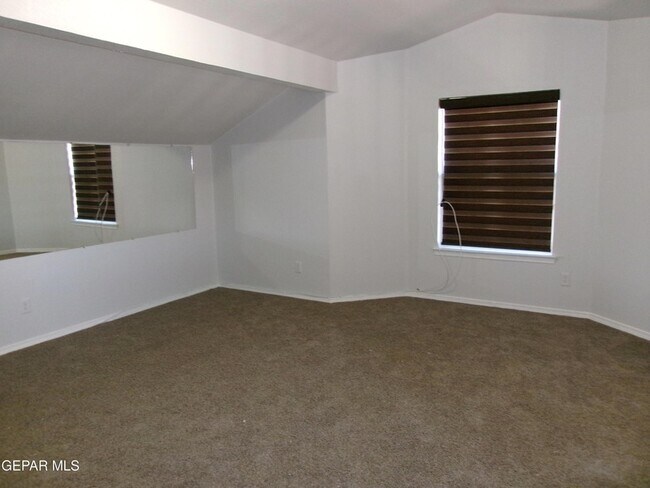 Building Photo - 304 Alex Nicholas Ct