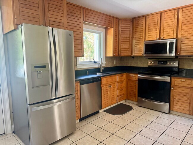 Building Photo - 317 Weeping Willow Ln