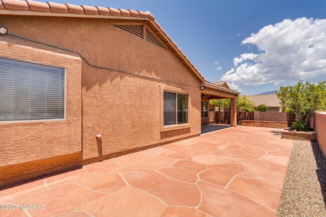 Building Photo - 677 W Pizzicato Ln