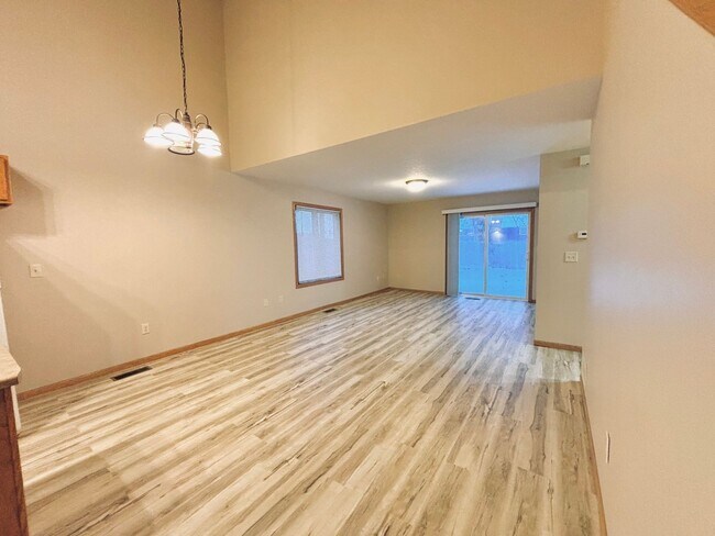 Building Photo - 1040/1044 4th St SE, Forest Lake, MN 55129 (duplex)