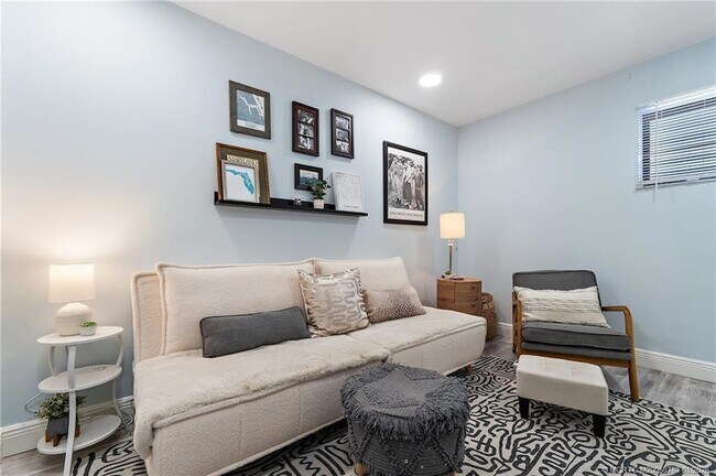 Building Photo - 310 SE Denver Ave