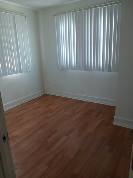 Building Photo - 433 W Savannah St