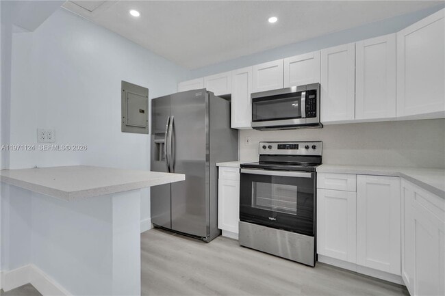 Building Photo - 8772 SW 27th St