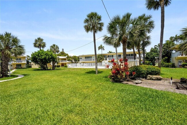 Building Photo - 2755 NE 28th Ave