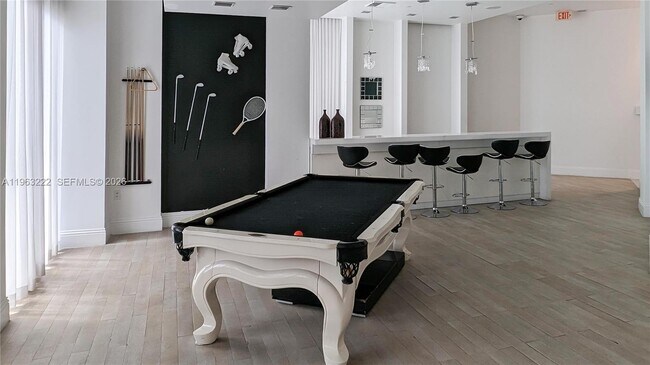 Building Photo - 350 S Miami Ave