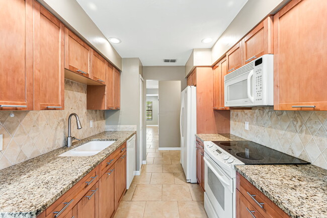 kitche - 13149 Inglenook Ct