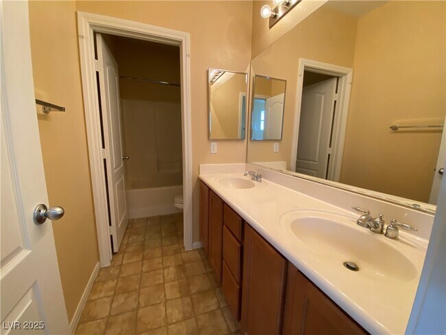 Building Photo - 744 Blue Barrel St