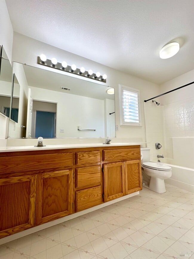 Building Photo - 622 Stonehenge Dr