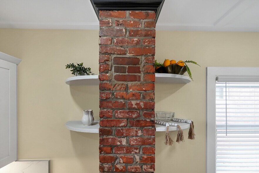 Custom touches throughout - 1756 Oak St