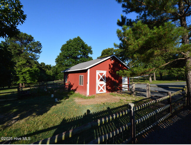 Building Photo - 358 Yadkin Run Ln