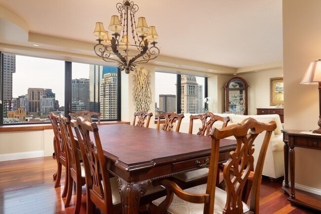 Building Photo - 65 E India Row