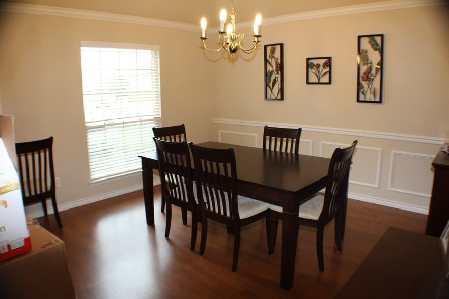 Building Photo - 1614 Westfield way