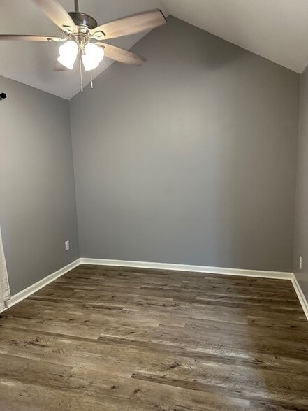 Building Photo - 8085 Creekwood Cir E
