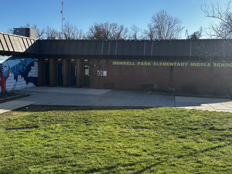Building Photo - 2136 Parksley Ave
