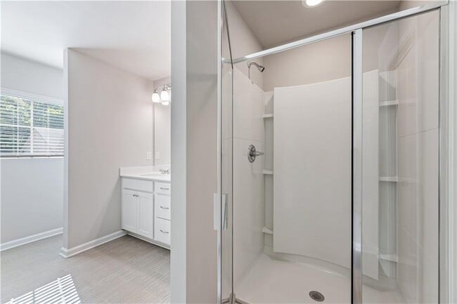 Building Photo - 2831 Ridgeview Dr
