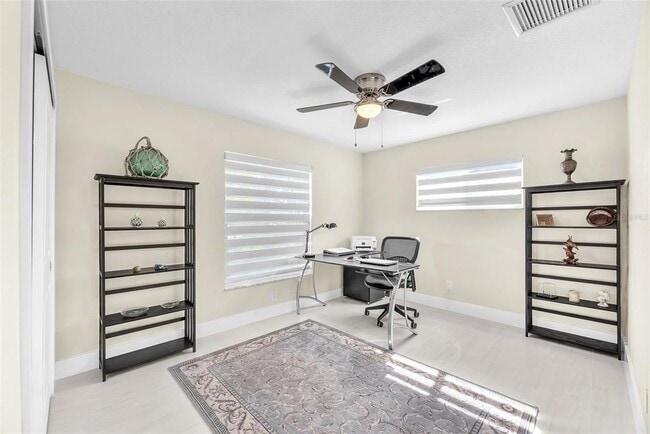 Building Photo - 1012 Spindle Palm Way