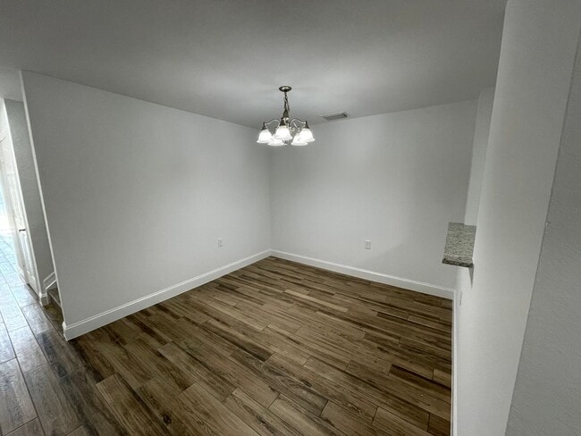Building Photo - ANNUAL RENTAL - VISTAS AT HERITAGE BAY - 2 BED + DEN/ 2.5 BATH TOWNHOUSE