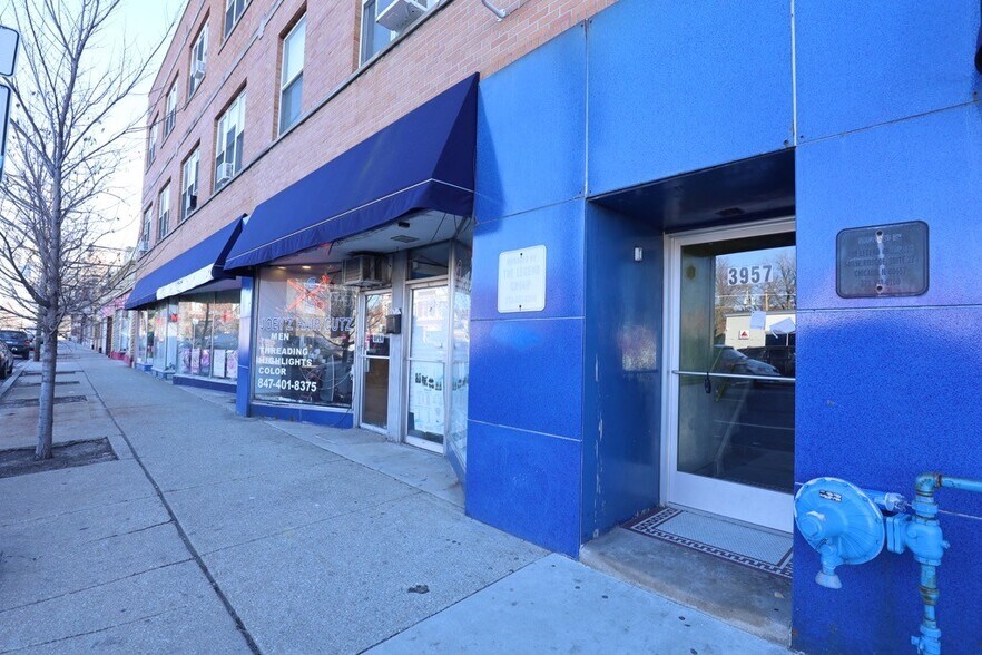 Building Photo - 3925 W Irving Park Rd