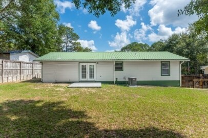 Building Photo - 126 Camellia Pl