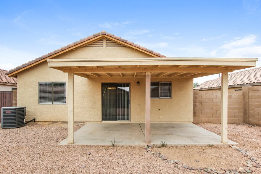Building Photo - 14841 W Redfield Rd