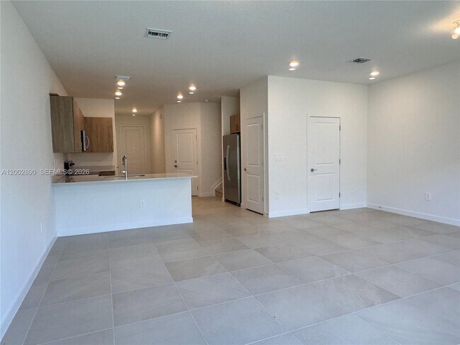 Building Photo - 178 NE 14th St