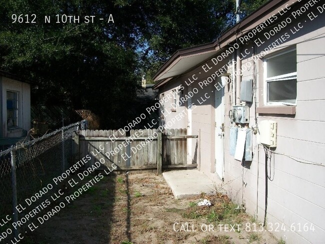 Building Photo - 2 bed/1 bath duplex near busch gardens