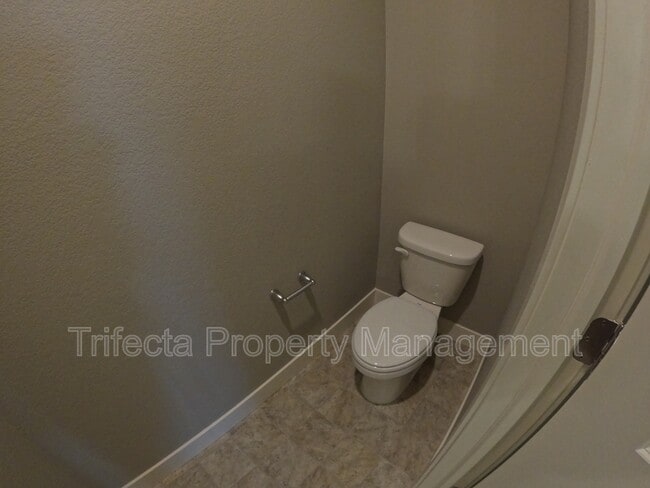 Building Photo - 1938 Raindrop Dr