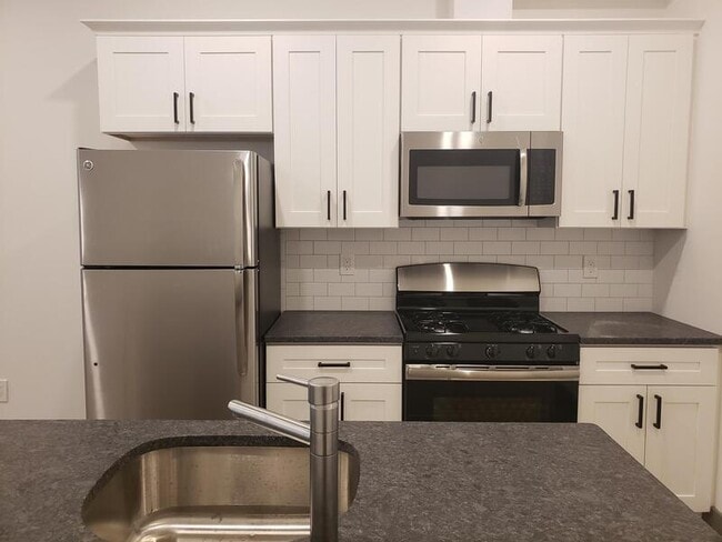 Building Photo - 4840 Umbria St