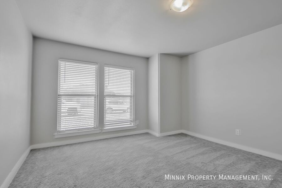Building Photo - 13407 Ave. R-1(FS)