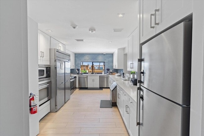 Building Photo - 3420 S Ocean Blvd