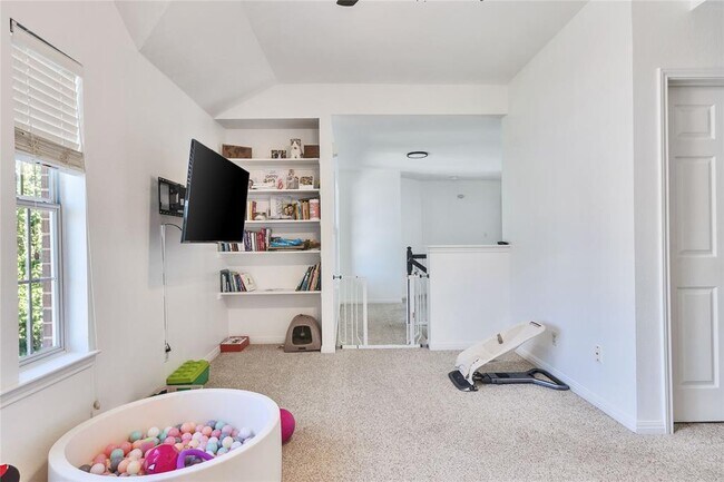 Building Photo - 308 Chesapeake Bay Ln S