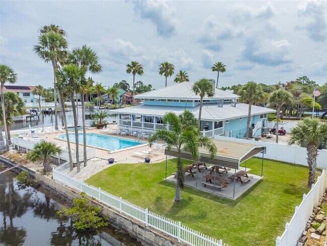 Building Photo - 6241 Bayside Dr