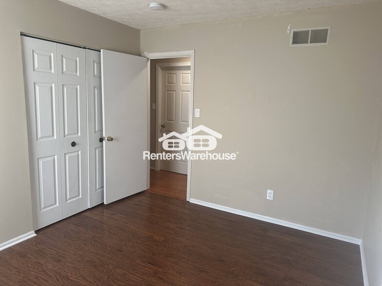 Building Photo - 2 Clipstone Ct