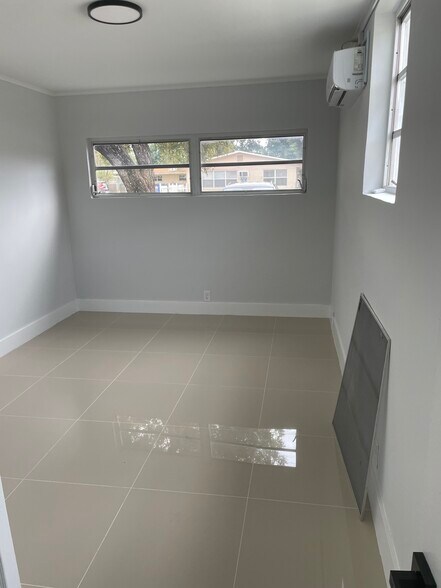 Bedroom - 2463 Lincoln St