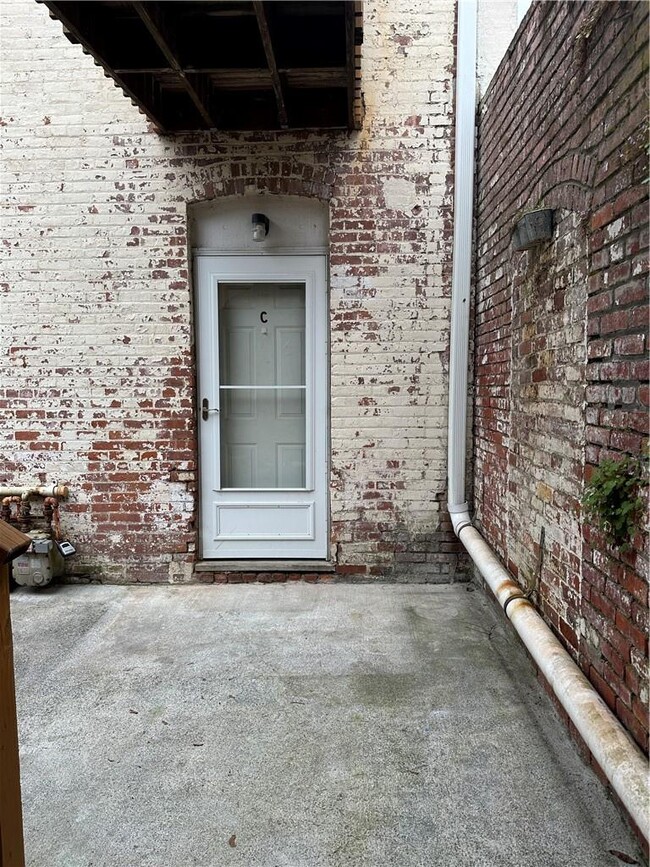 Building Photo - 13 Jackson St