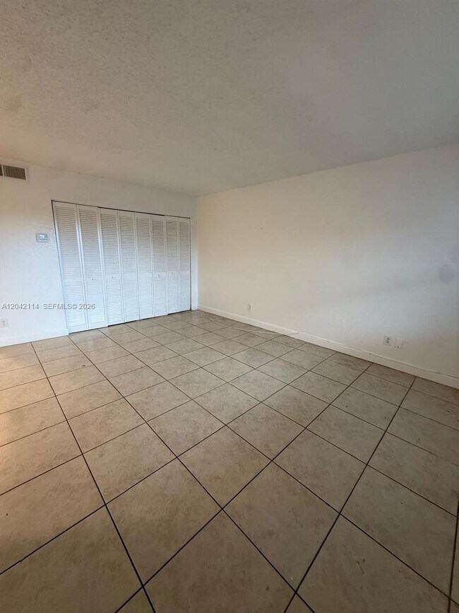 Building Photo - 400 NW 65th Ave