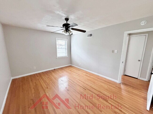 Building Photo - 3831 Hermitage Dr
