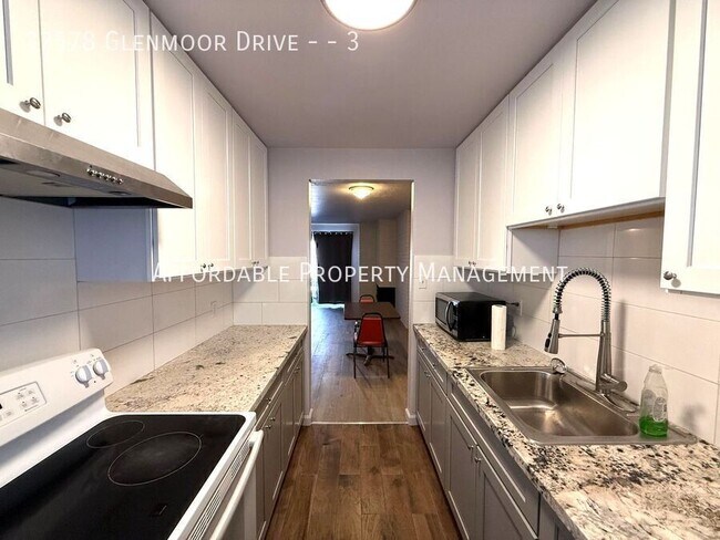 Building Photo - 37578 Glenmoor Dr