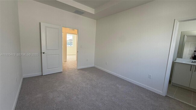 Building Photo - 1096 NW 2nd Ter