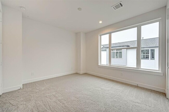 Building Photo - 8930 Spring Knoll Forest Dr