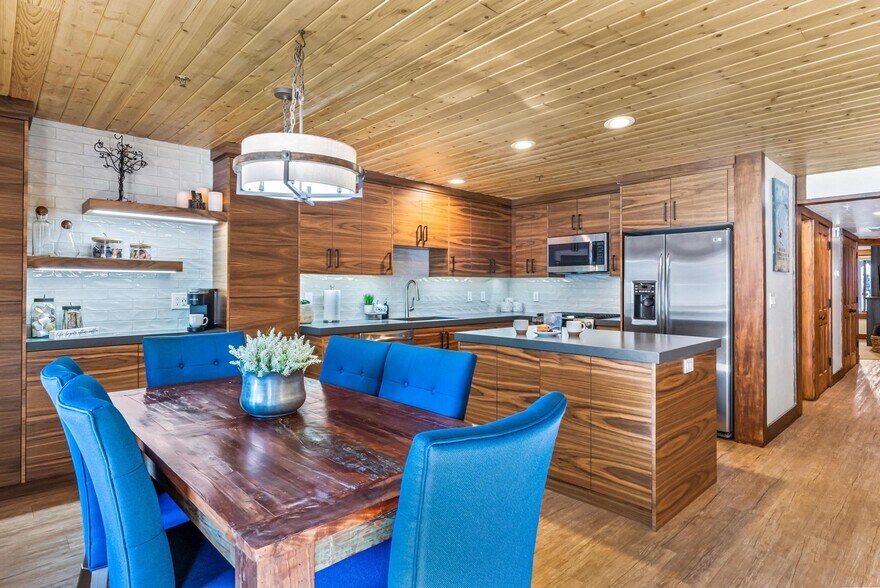 Building Photo - 7447 Royal St