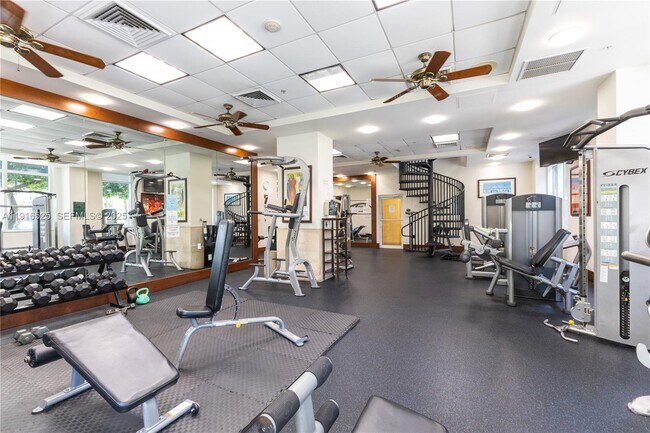 Building Photo - 19501 W Country Club Dr