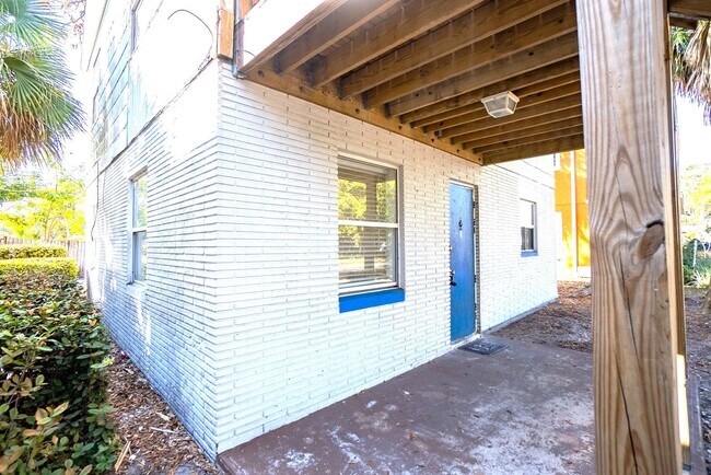 Building Photo - Charming 2 units building in Prime St. Pete Location