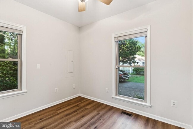 Building Photo - 4922 Lerch Dr