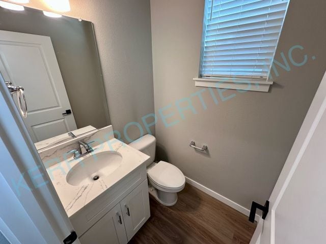 Building Photo - FREE RENT! Charming 3-Bedroom Townhouse with 2.5 Baths and Spacious Living Area in Portland!