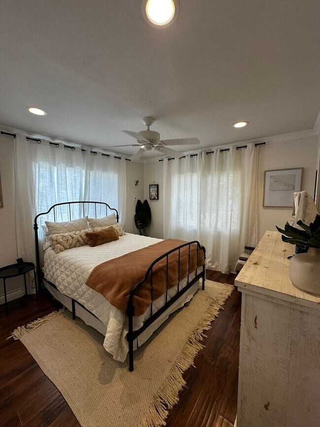 Building Photo - Gorgeous 3-Bedroom 2 bath Home with Pool A...