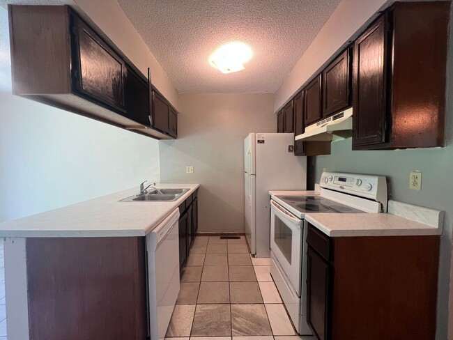 Building Photo - 808-810 Clinkscales Rd.